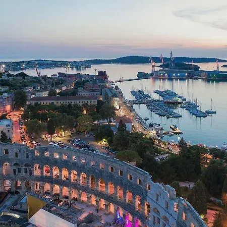 Διαμέρισμα Luxury Jana With Private Parking *