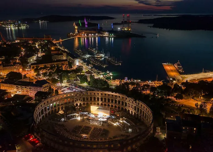 Апартаменты Luxury Jana With Private Parking *