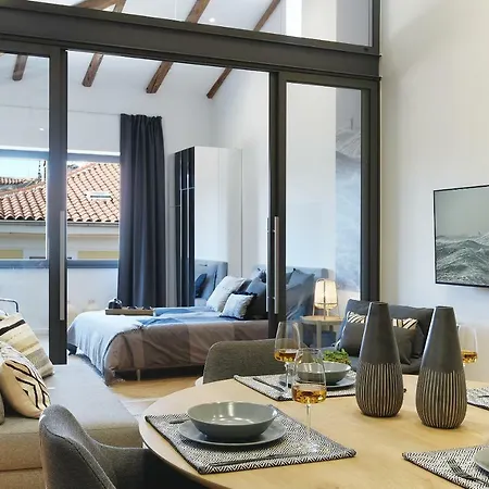 Luxury Jana With Private Parking